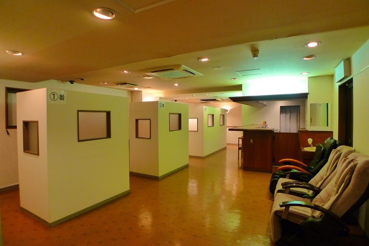 Hotel Golf III Atsugi (Adults Only) Buitenkant foto