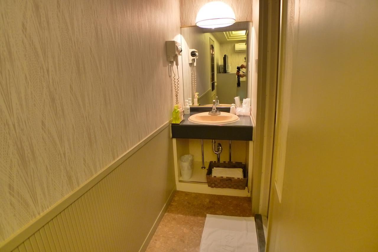 Hotel Golf III Atsugi (Adults Only) Buitenkant foto