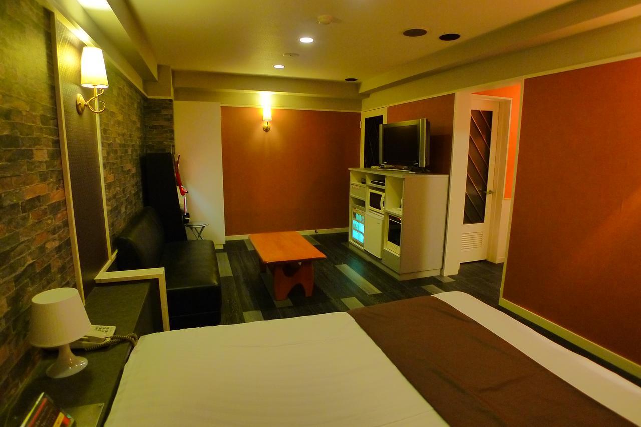 Hotel Golf III Atsugi (Adults Only) Buitenkant foto